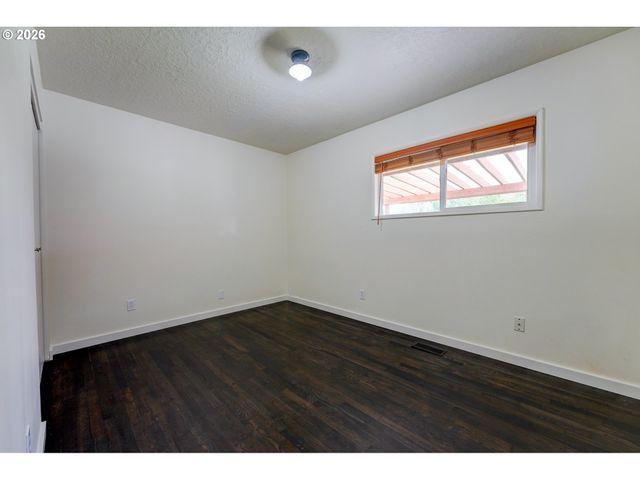 124 Ne 143RD Ave, Portland, OR 97230