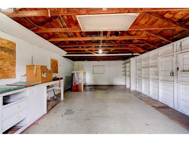 124 Ne 143RD Ave, Portland, OR 97230