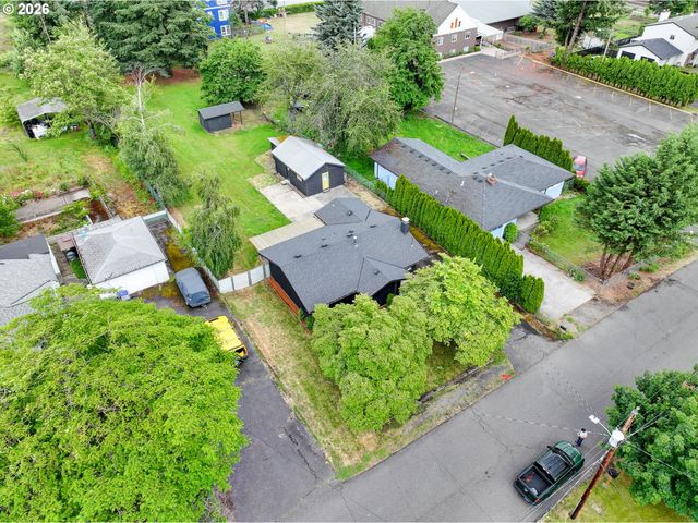 124 Ne 143RD Ave, Portland, OR 97230
