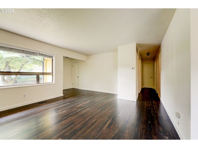 124 Ne 143RD Ave, Portland, OR 97230