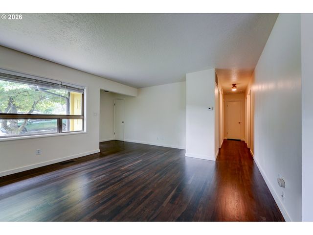 124 Ne 143RD Ave, Portland, OR 97230