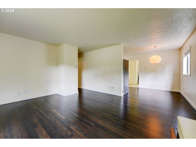 124 Ne 143RD Ave, Portland, OR 97230