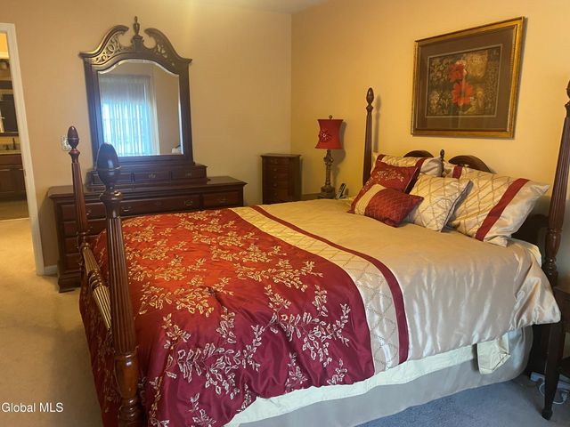 66 Cobblestone Court, Rotterdam, NY 12306