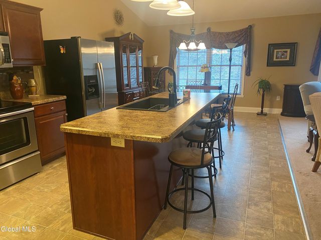 66 Cobblestone Court, Rotterdam, NY 12306