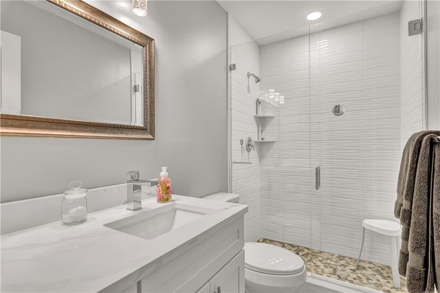 2800 INDIAN RIVER Boulevard G8, Vero Beach, FL 32960