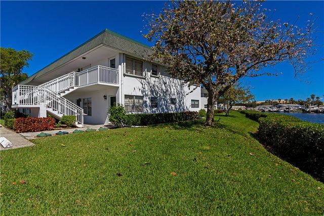 2800 INDIAN RIVER Boulevard G8, Vero Beach, FL 32960