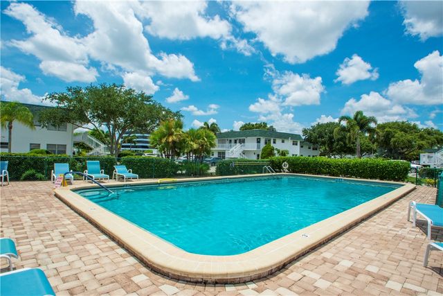 2800 INDIAN RIVER Boulevard G8, Vero Beach, FL 32960