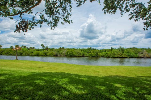 2800 INDIAN RIVER Boulevard G8, Vero Beach, FL 32960