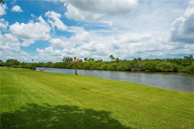 2800 INDIAN RIVER Boulevard G8, Vero Beach, FL 32960