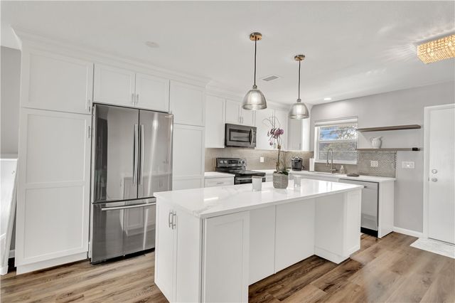 2800 INDIAN RIVER Boulevard G8, Vero Beach, FL 32960