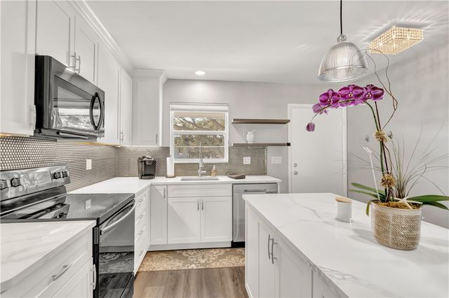 2800 INDIAN RIVER Boulevard G8, Vero Beach, FL 32960