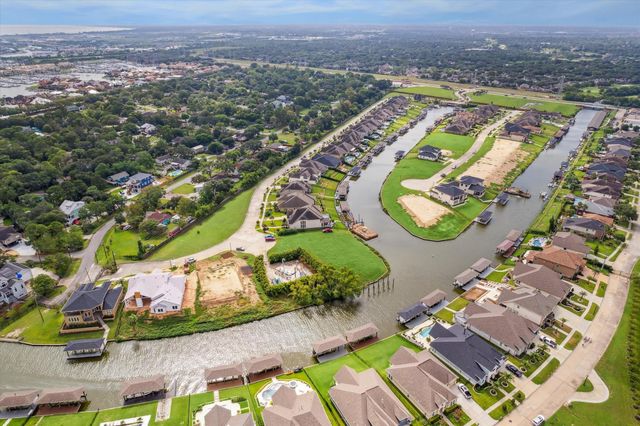 610 Appia Drive, Kemah, TX 77565