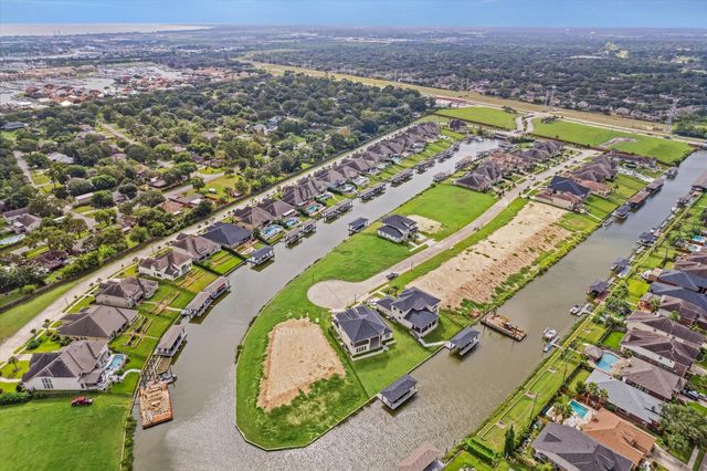 610 Appia Drive, Kemah, TX 77565