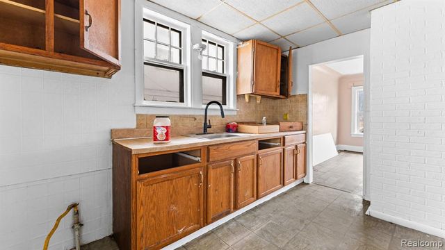 19471 Dwyer Street, Detroit, MI 48234