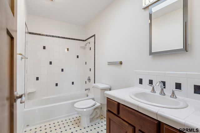 7405 elm Drive, La Vista, NE 68128