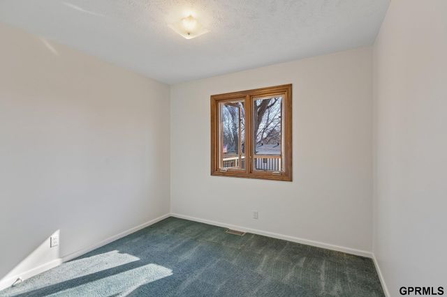 7405 elm Drive, La Vista, NE 68128