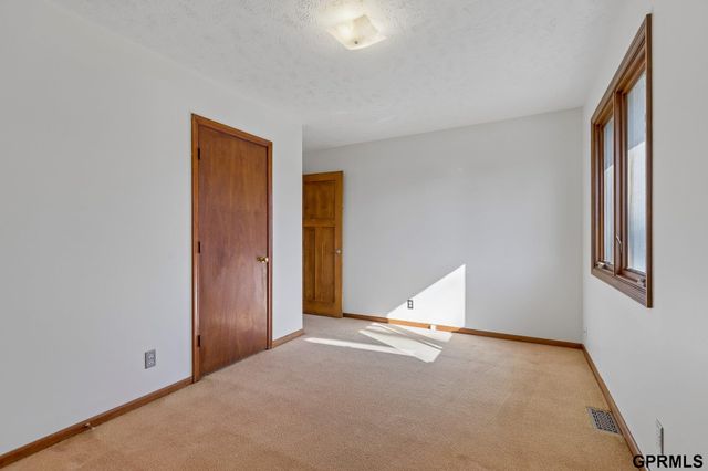 7405 elm Drive, La Vista, NE 68128