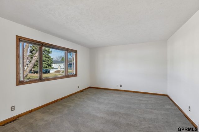 7405 elm Drive, La Vista, NE 68128