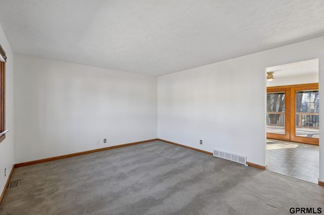 7405 elm Drive, La Vista, NE 68128