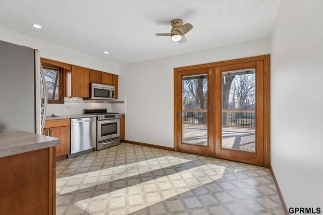 7405 elm Drive, La Vista, NE 68128