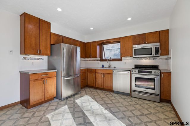 7405 elm Drive, La Vista, NE 68128