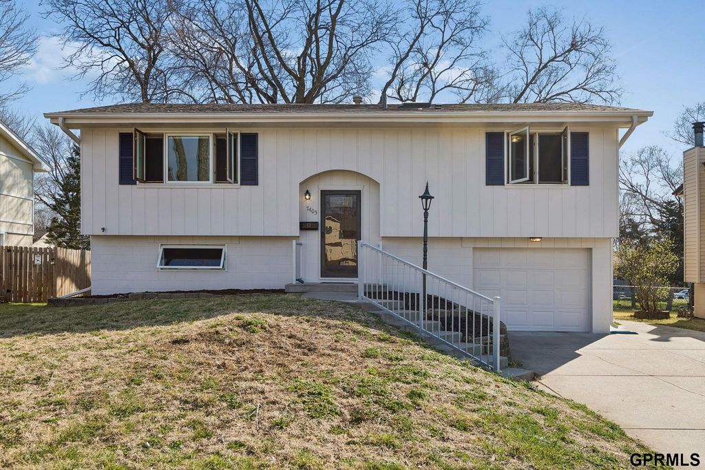 7405 elm Drive, La Vista, NE 68128