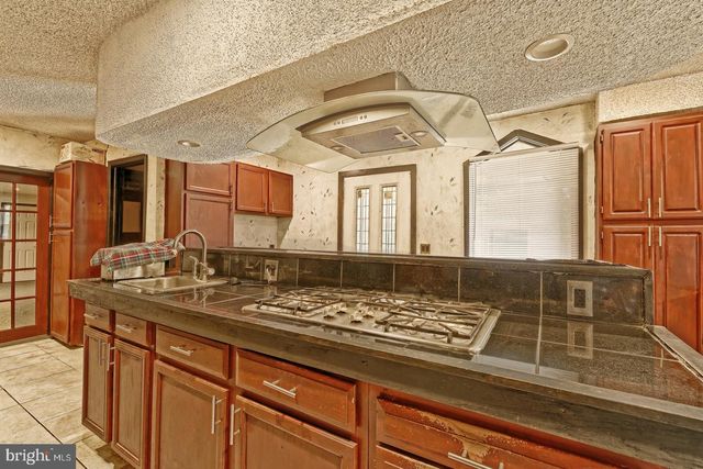 309 MOUNT VERNON ST, Camden, NJ 08103