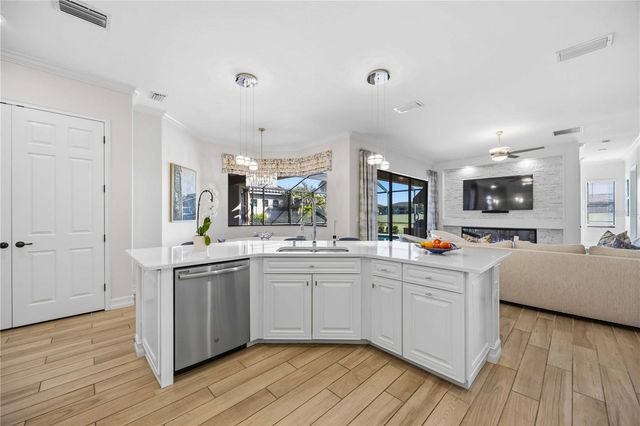 5641 ARNIE LOOP, Bradenton, FL 34211