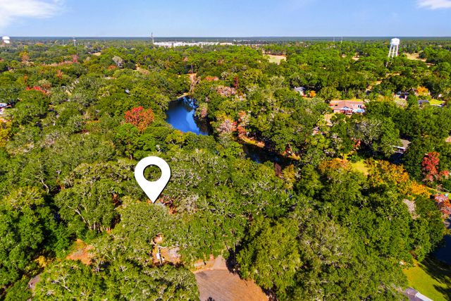 20 NW Sherwood Road, Fort Walton Beach, FL 32547