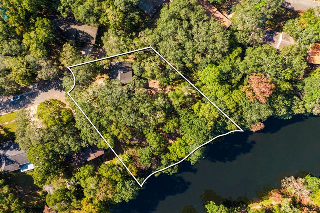 20 NW Sherwood Road, Fort Walton Beach, FL 32547