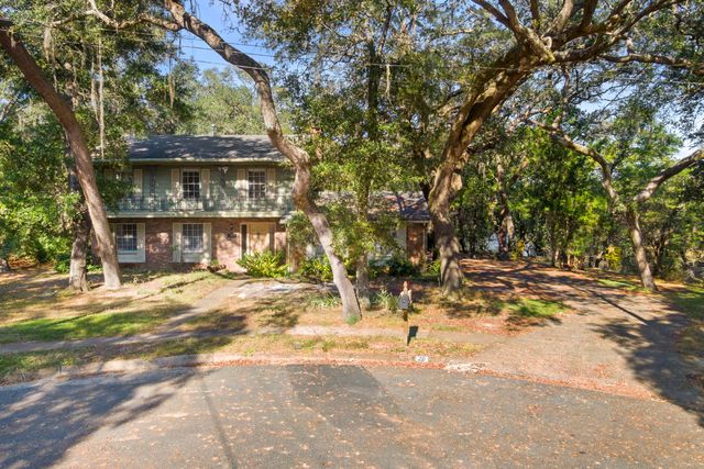 20 NW Sherwood Road, Fort Walton Beach, FL 32547
