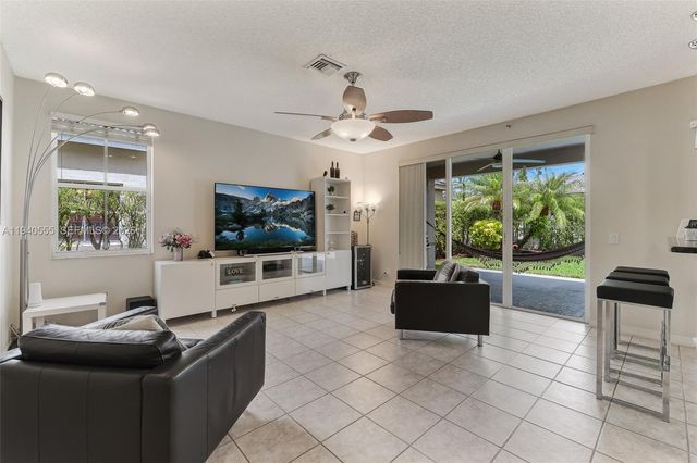 630 Vista Meadows Dr 0, Weston, FL 33327