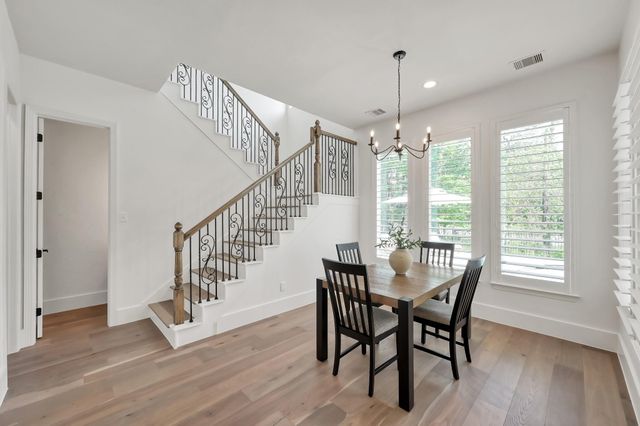 11 Clare Point Drive, The Woodlands, TX 77354