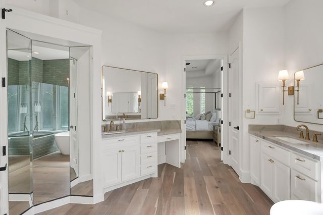 11 Clare Point Drive, The Woodlands, TX 77354