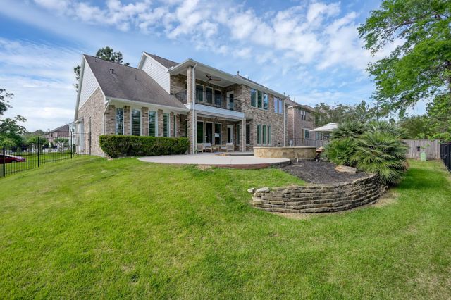 11 Clare Point Drive, The Woodlands, TX 77354