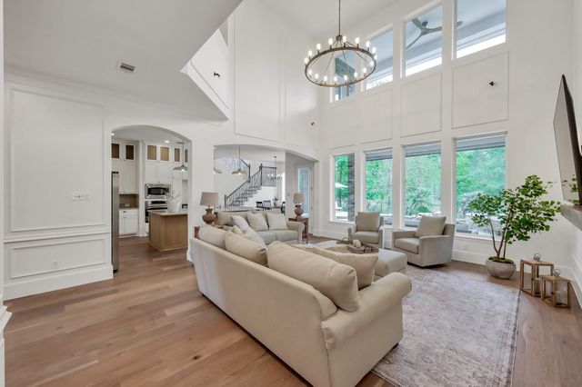 11 Clare Point Drive, The Woodlands, TX 77354