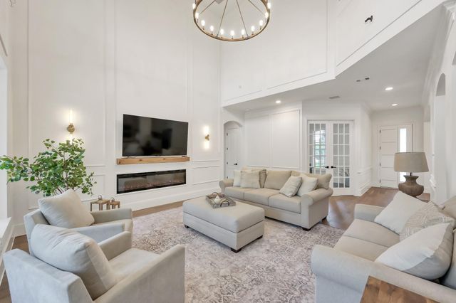 11 Clare Point Drive, The Woodlands, TX 77354