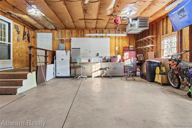 9023 Circle Lake Drive, Grand Blanc, MI 48439