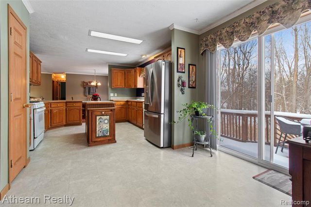 9023 Circle Lake Drive, Grand Blanc, MI 48439