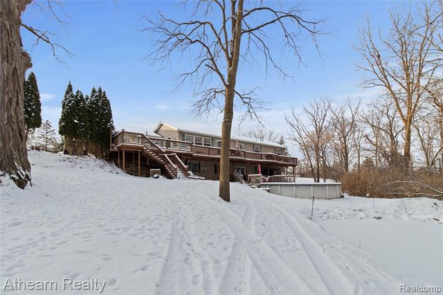 9023 Circle Lake Drive, Grand Blanc, MI 48439