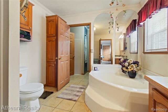 9023 Circle Lake Drive, Grand Blanc, MI 48439