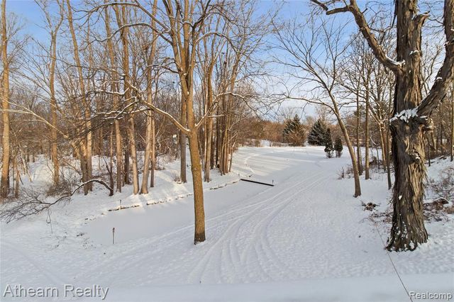 9023 Circle Lake Drive, Grand Blanc, MI 48439