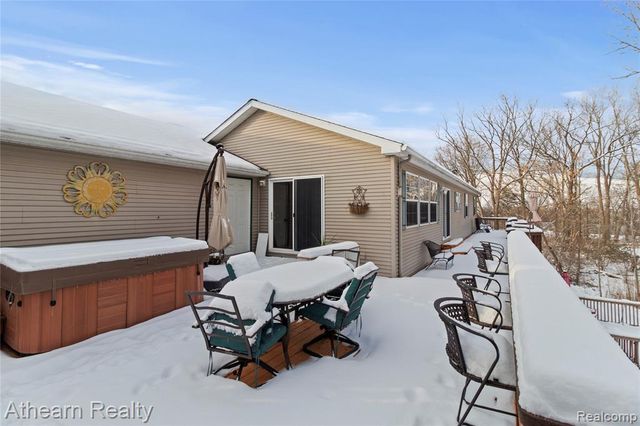 9023 Circle Lake Drive, Grand Blanc, MI 48439