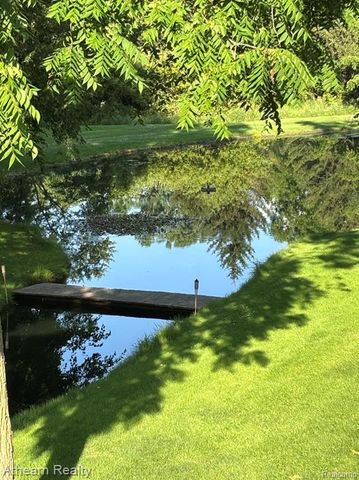 9023 Circle Lake Drive, Grand Blanc, MI 48439
