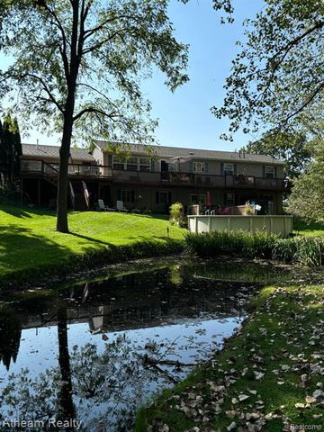 9023 Circle Lake Drive, Grand Blanc, MI 48439