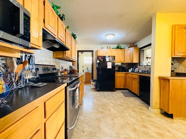 901 Parkview Avenue, Rockford, IL 61107