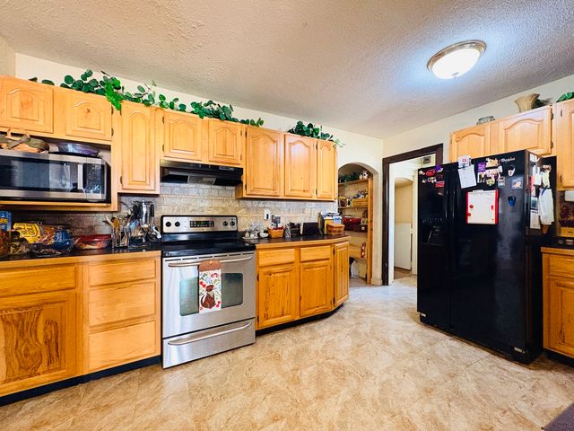 901 Parkview Avenue, Rockford, IL 61107