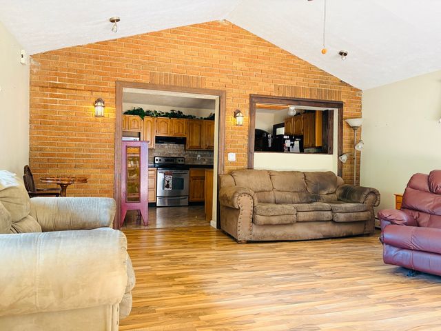 901 Parkview Avenue, Rockford, IL 61107