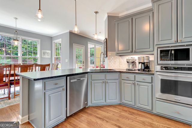 105 Arlington Tr, Fayetteville, GA 30215