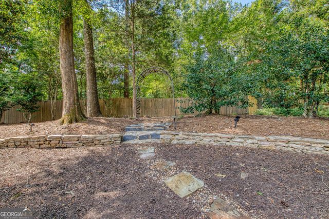 105 Arlington Tr, Fayetteville, GA 30215